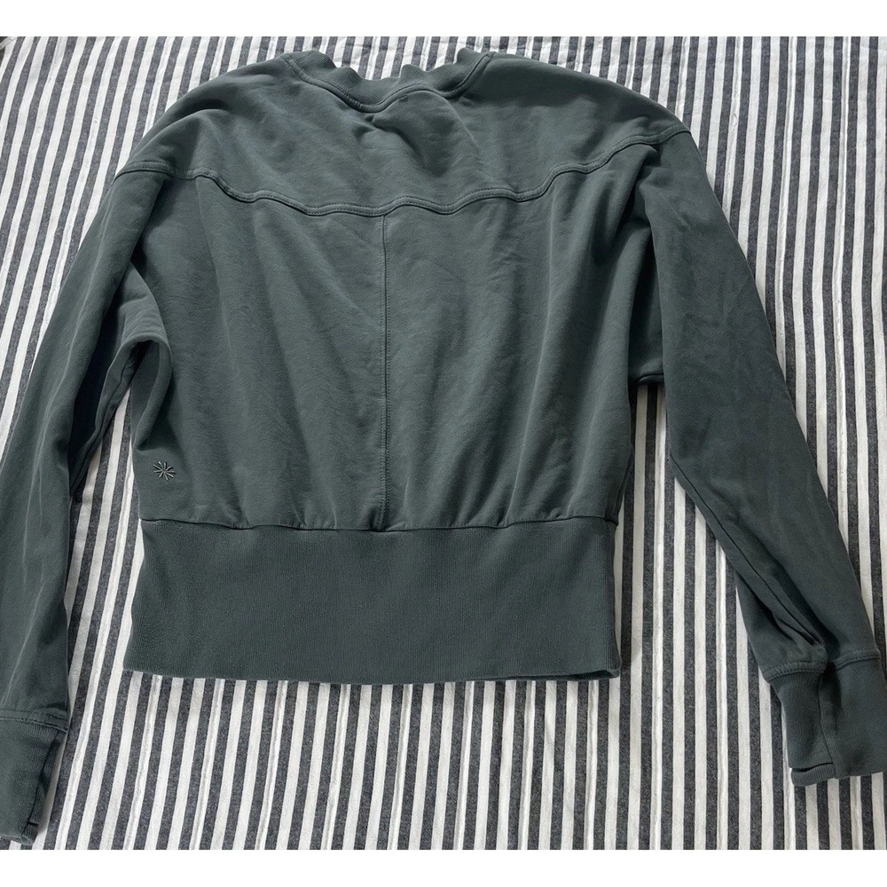 Athleta Women's Green Pullover Sweatshirt Size Medium Crop Thumb holes Crew Neck - Picture 4 of 8